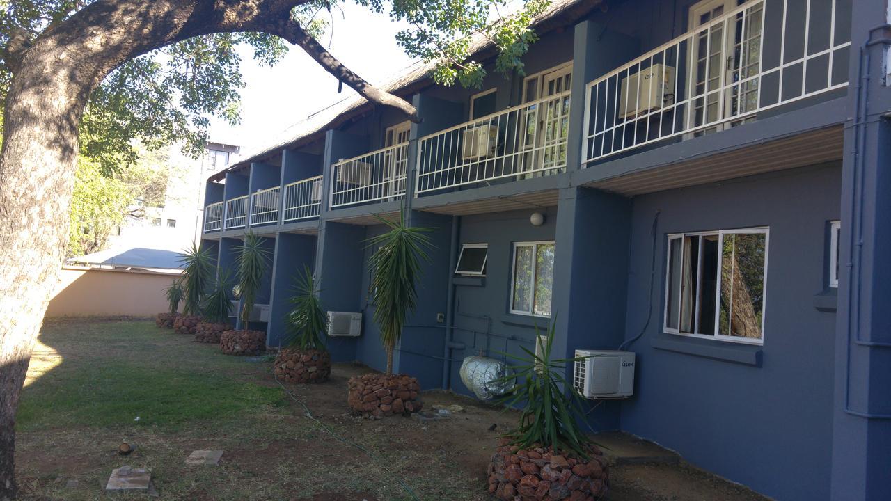 Hoedspruit Hotel Bagian luar foto