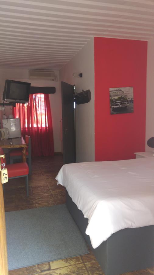 Hoedspruit Hotel Bagian luar foto